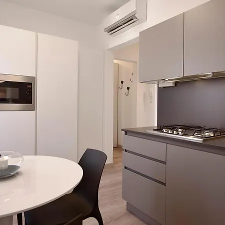 Castello Di Godego Sleeps 2 Air Con Wifi Apartment Venice